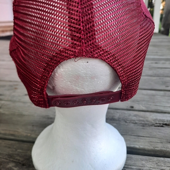 Vintage M white patch maroon snapback trucker hat - Picture 7 of 10
